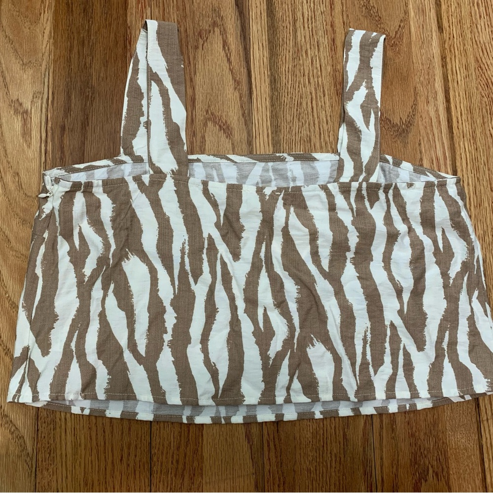 Animal Print Top - Picture 2 of 6